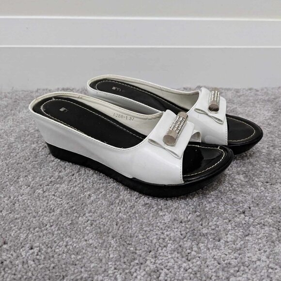 Black and White Wedges - Picture 2 of 6